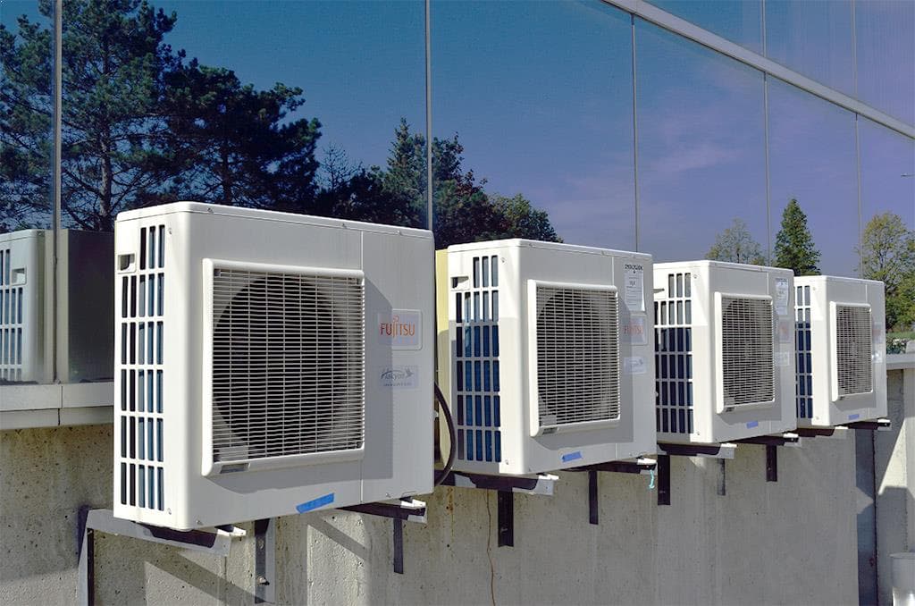 Commercial building HVAC system installation